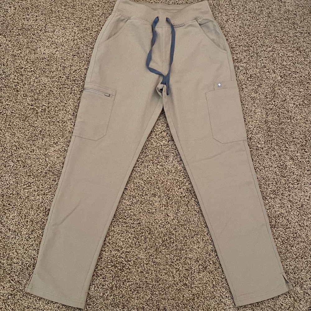 FIGS Yola Scrub Pants Size Small Latte